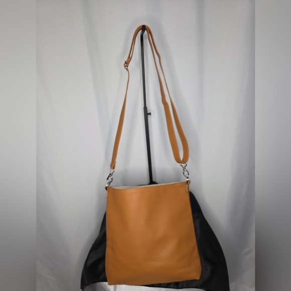 Tan Shoulder Bag With No Brand - Picture 5 of 8